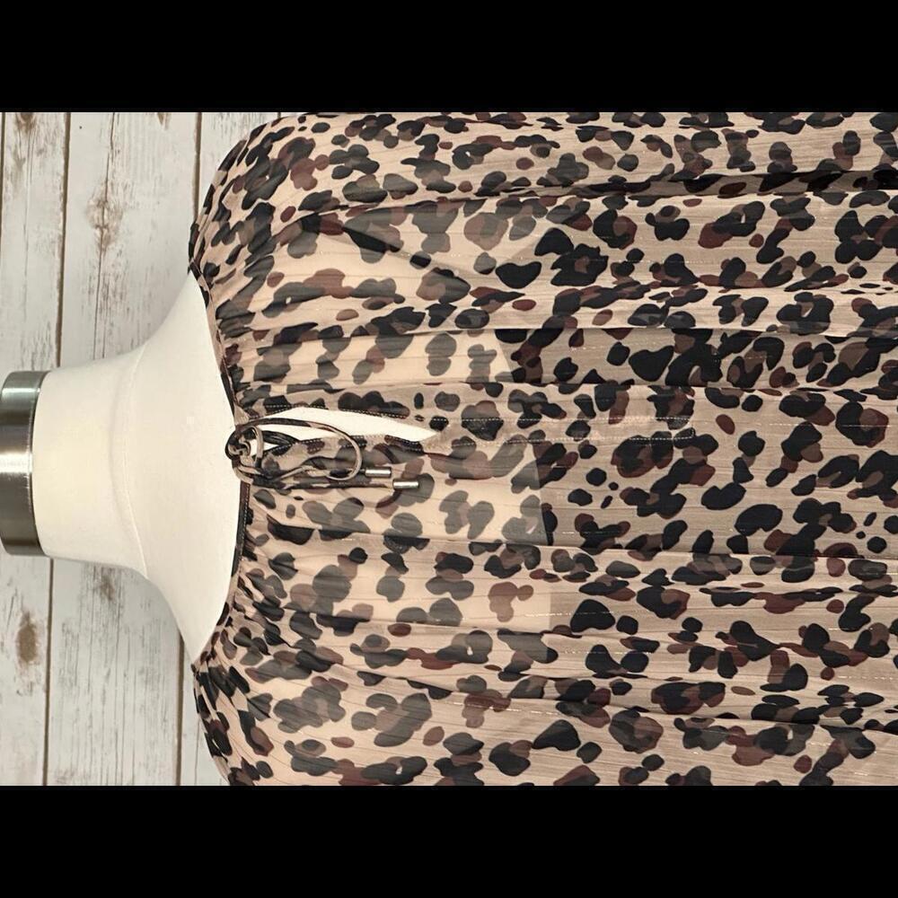 NYDJ sheer leopard -print split neck peasant blouse Size 2X - Picture 6 of 9
